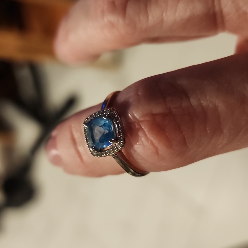 14k White Gold Ladies Blue & Diamond Ring ring - Picture 16 of 17